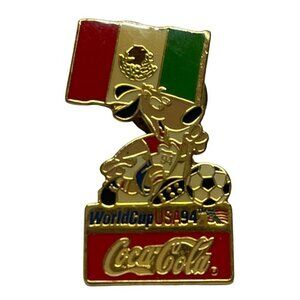 1994 World Cup FIFA Soccer Coca Cola Striker Mascot Flag Pin Mexico